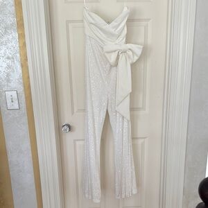 NWT Aakaa Elegant White Jumpsuit with Bow Detail Size Medium
